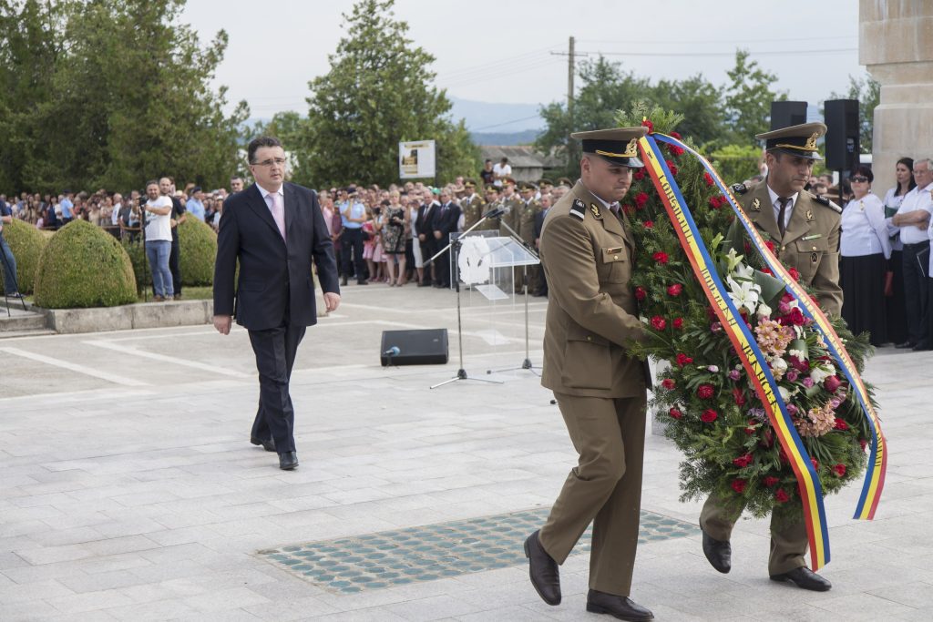 Marasti 100 - wreath layings